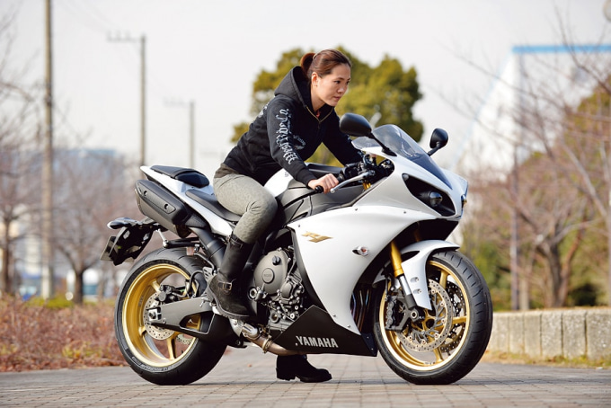 YAMAHA YZF-R1