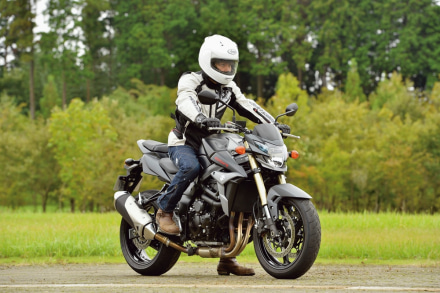 SUZUKI GSR750 ABS