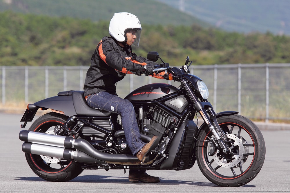 Harley Davidson Vrscdx ナイトロッドスペシャル バイク足つき アーカイブ タンデムスタイル
