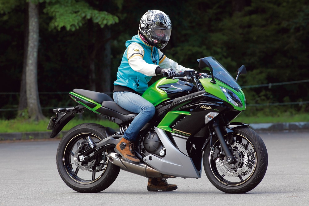 Kawasaki ニンジャ400 - バイク足つき アーカイブ - タンデムスタイル