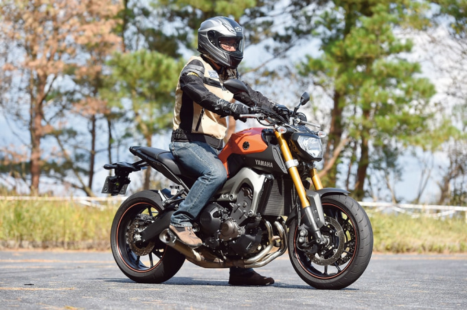 YAMAHA MT-09