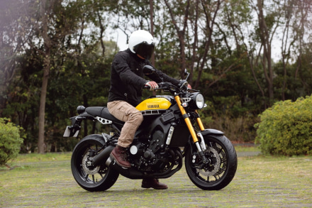 YAMAHA XSR900