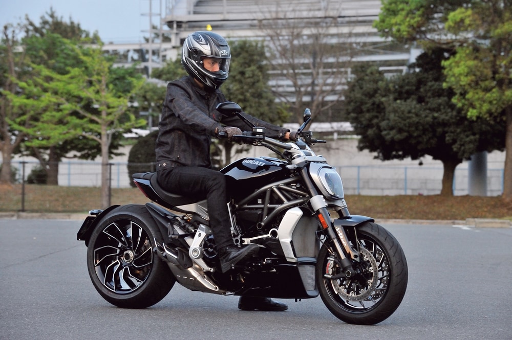 DUCATI X ディアベル/S - バイク足つき アーカイブ - タンデムスタイル