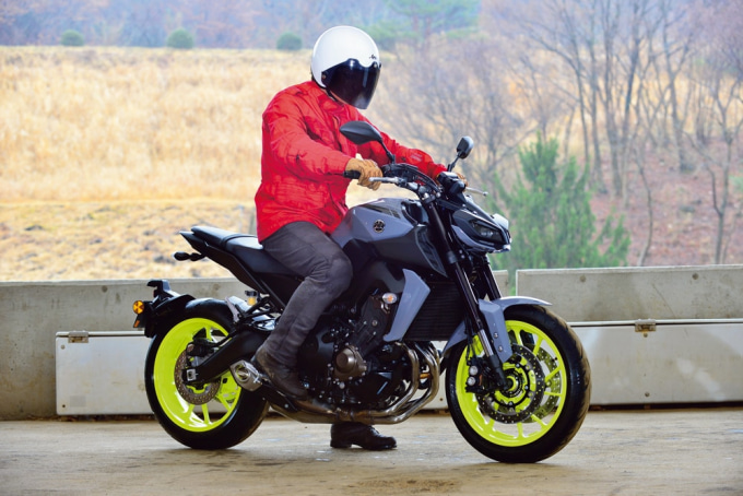 YAMAHA MT-09