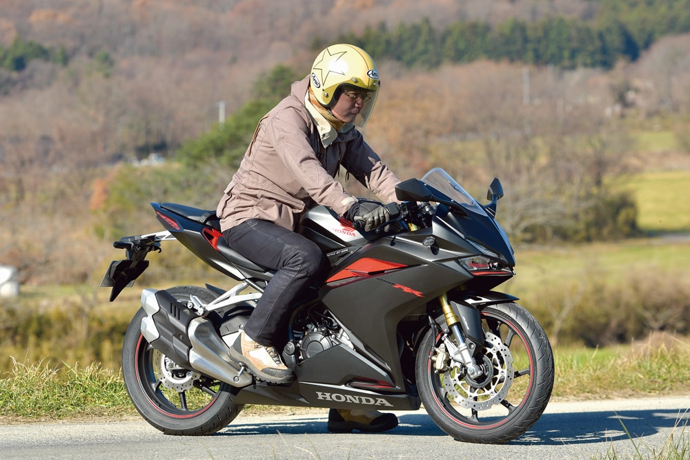 Honda Cbr250rr Abs バイク足つき アーカイブ タンデムスタイル