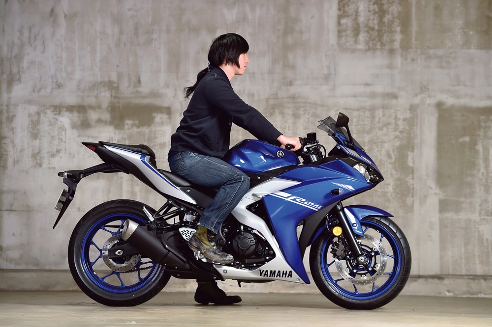 YAMAHA YZF-R25 - バイク足つき アーカイブ - タンデムスタイル