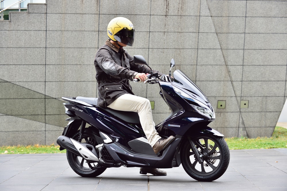 Honda Pcx ハイブリッド バイク足つき アーカイブ タンデムスタイル