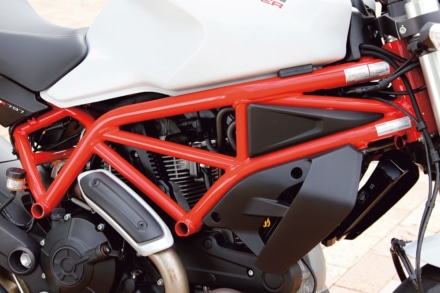 DUCATI モンスター797 トレリスフレーム