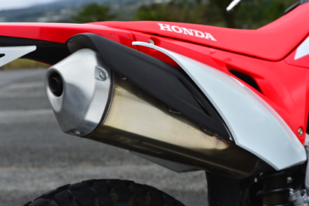 ホンダ・CRF450Lのサイレンサー