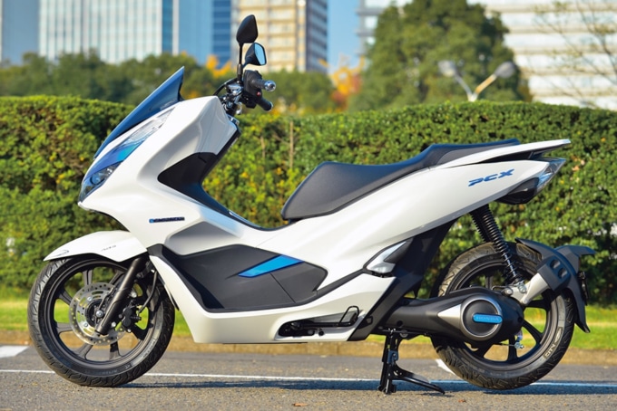 PCX ELECTRICの左サイドビュー