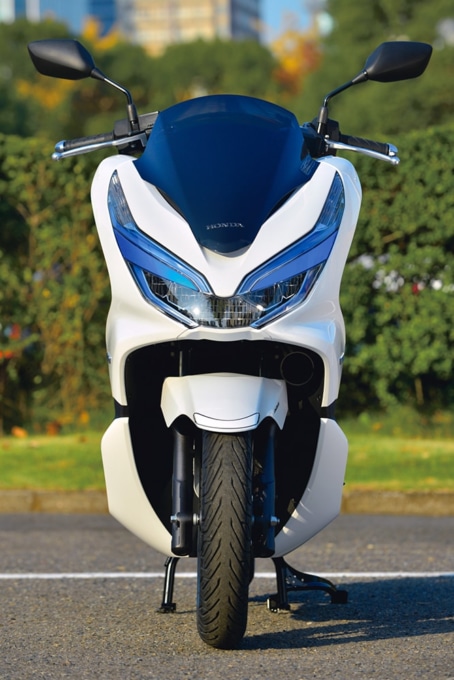 PCX ELECTRICのフロントビュー