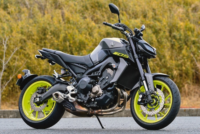 YAMAHA MT-09 7:3ビュー