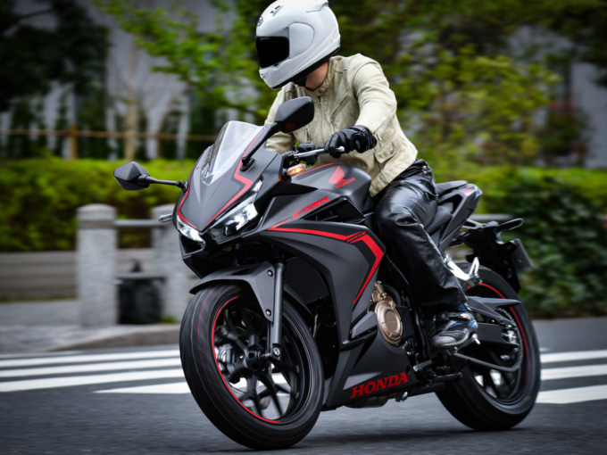 2019年 新型cbr400rに乗ってみた ブラッシュアップされたその乗り味は 街中でもスポーティさを楽しめたぞ バイクニュース タンデムスタイル