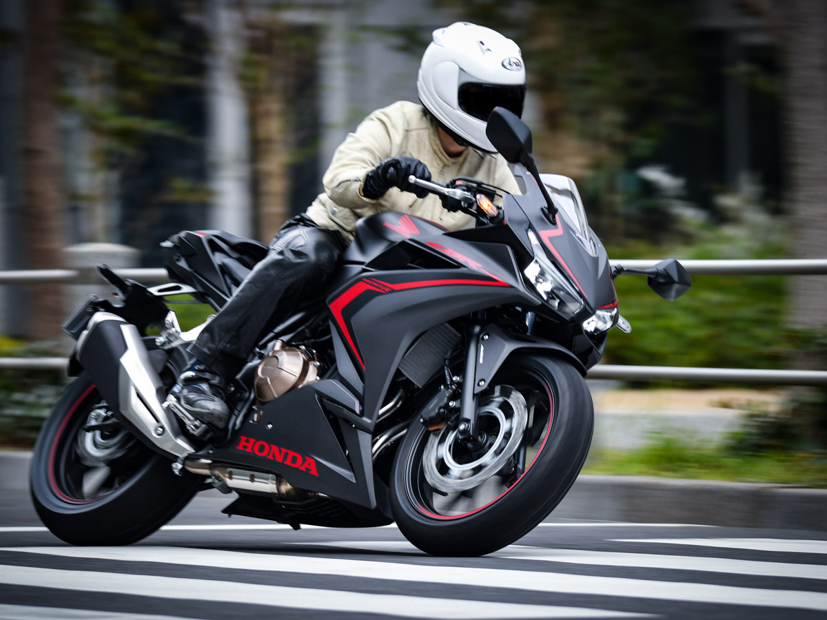 19年 新型cbr400rに乗ってみた ブラッシュアップされたその乗り味は 街中でもスポーティさを楽しめたぞ バイクニュース タンデムスタイル