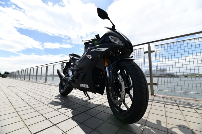 YAMAHA YZF-R25 試乗車