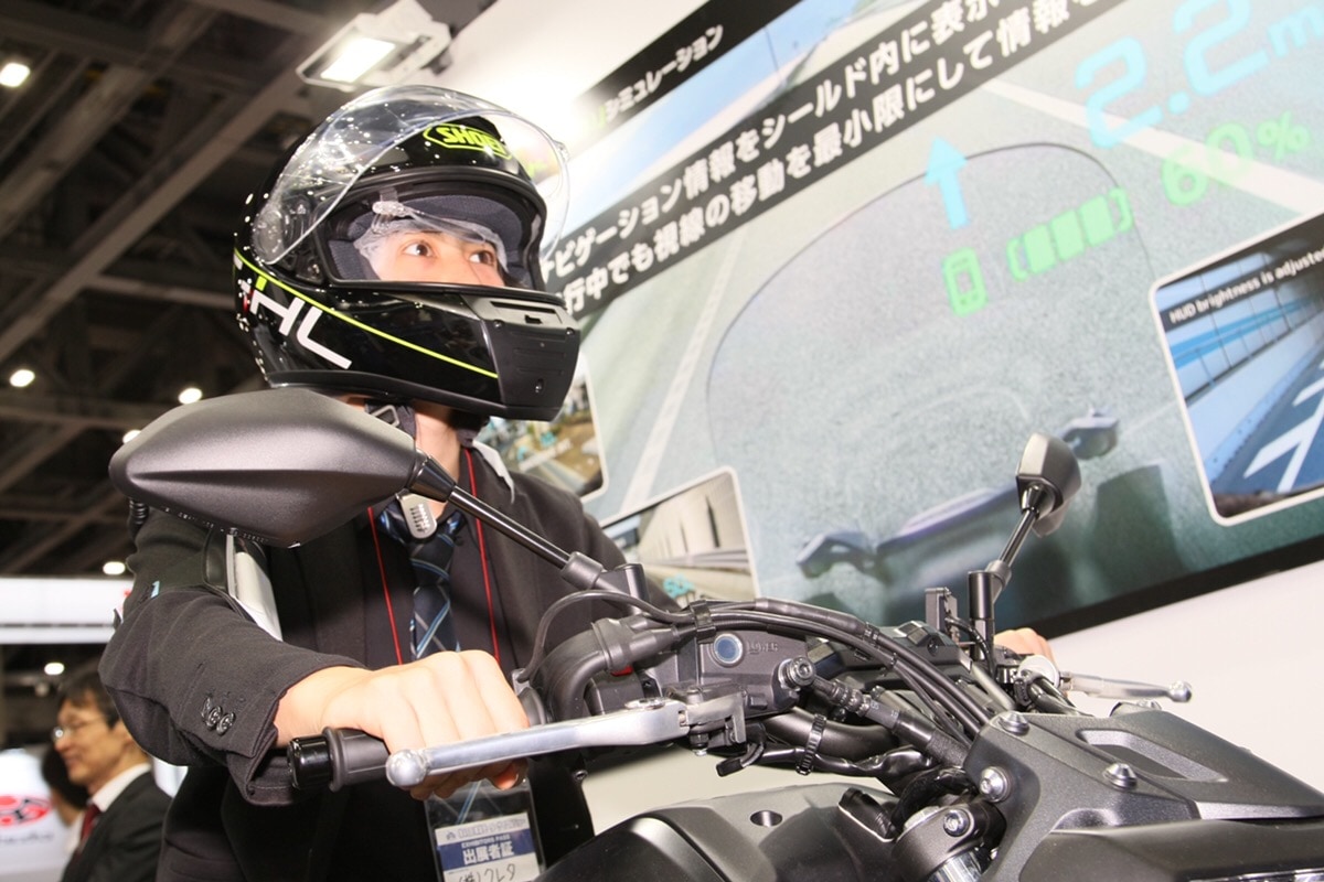 2020年にも発売予定！SHOEIのスマートヘルメットを東京モーターサイクルショーで体験してきたぞ！ - バイクニュース - タンデムスタイル