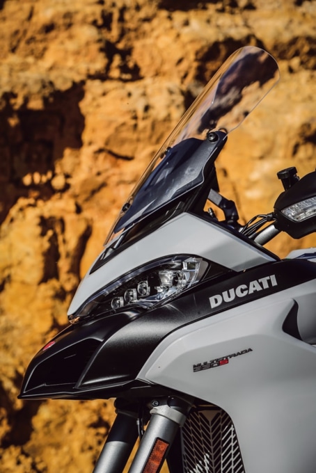 2019年式 DUCATI MULTISTRADA950 S ヘッドライト