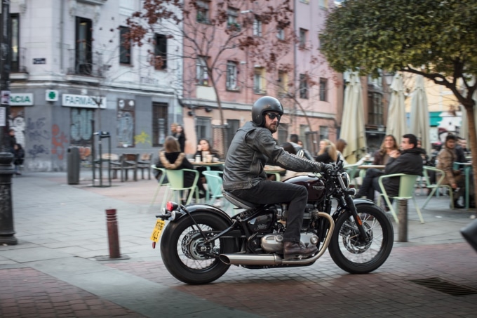 TRIUMPH Bonneville Bobber