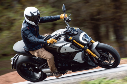 2019年モデル DUCATI DEAVEL1260 S 走行