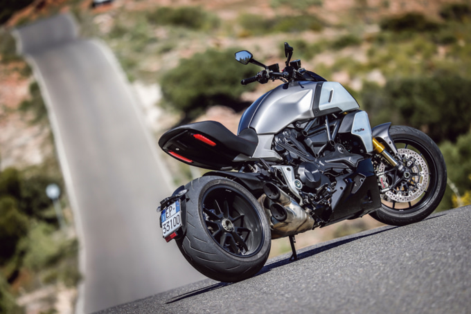 2019年モデル DUCATI DEAVEL1260 S イメージカット