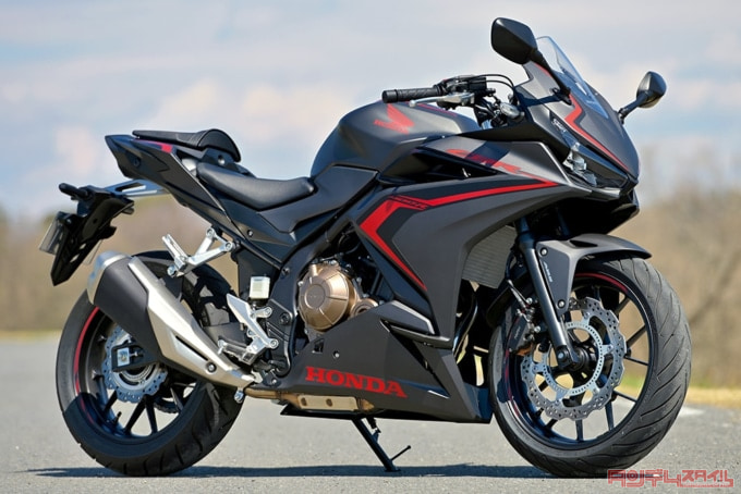 2019年モデル HONDA CBR400R 7:3ビュー