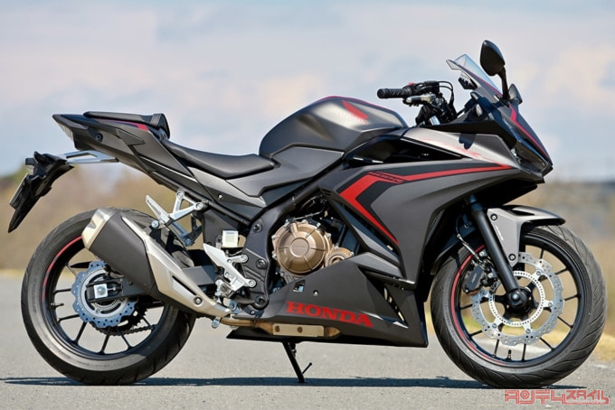 2019年モデル HONDA CBR400R 右サイドビュー