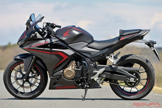 2019年モデル HONDA CBR400R 左サイドビュー