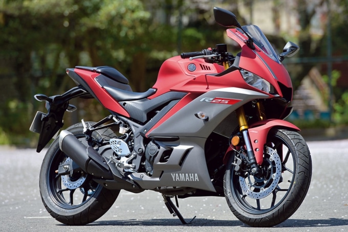 2019年モデル YAMAHA YZF-R25 7:3ビュー