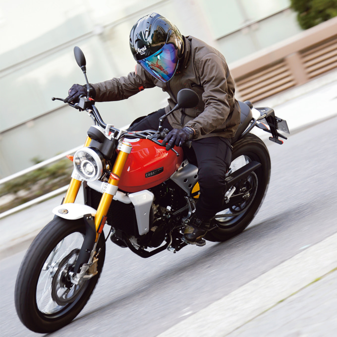 FANTIC CABALLERO SCRAMBLER250 コーナーリング