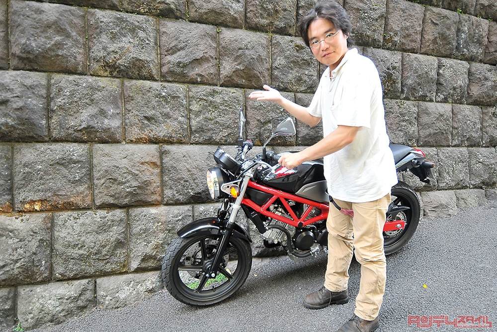 ちょいテク 坂道でバイクが倒れないように駐輪する 初心者向け タンデムスタイル