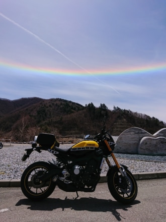 環水平アークと飛行機雲