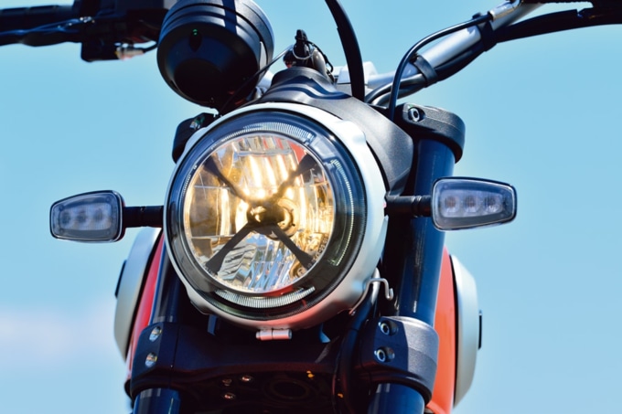 DUCATI SCRAMBLER ICON ヘッドライト