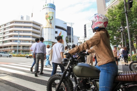 街なかでの信号待ち