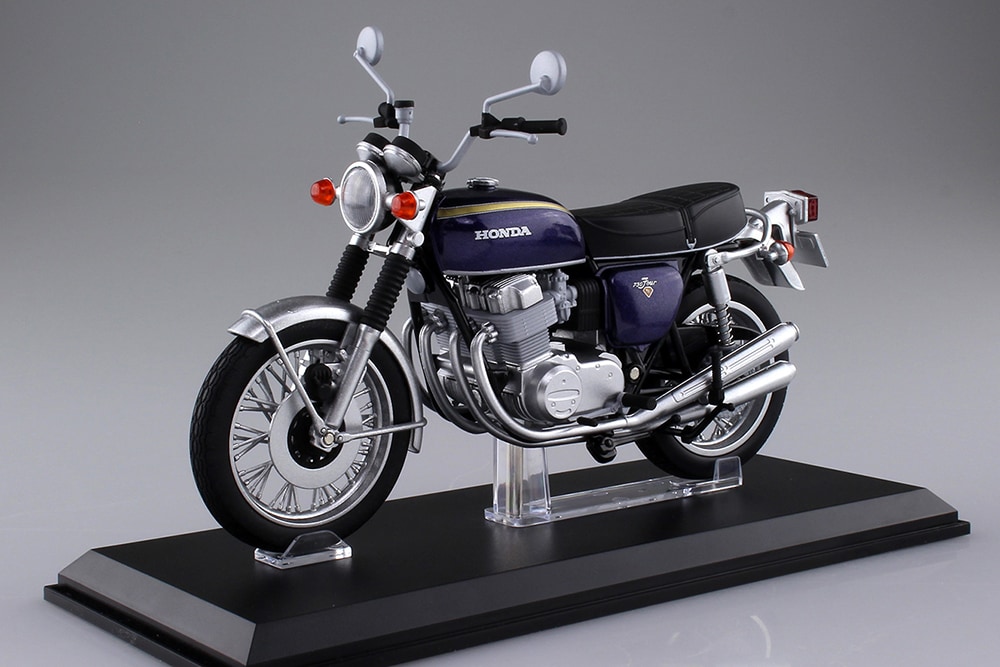 ホンダの名車 Cb750four K2 がアオシマの1 12完成品バイクシリーズに登場 バイクニュース タンデムスタイル