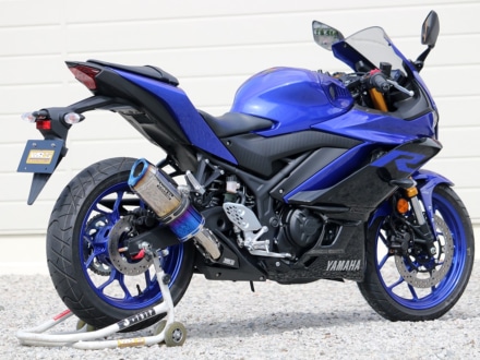 新型YZF-R25 SS-OVALスリップオンサイレンサー 焼き色を装着