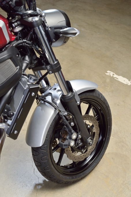 YAMAHA XSR700 (2BL-RM22J) フロントまわり