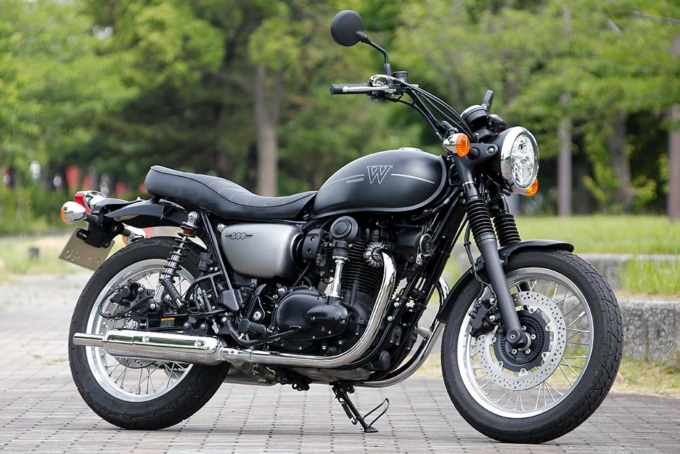 KAWASAKI W800ストリート 右サイドビュー