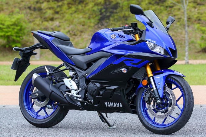 YAMAHA YZF-R3 ABS 右サイドビュー