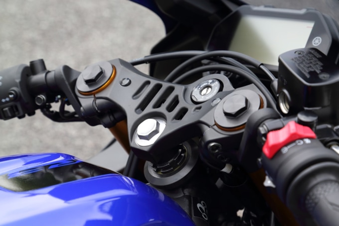 YAMAHA YZF-R3 ABS アッパーブラケット