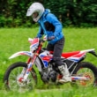 FANTIC ENDURO250でスタンディング