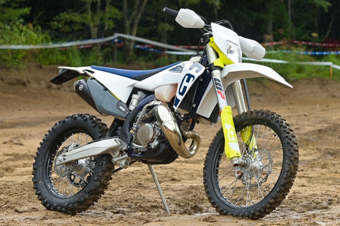 HUSQVARNA TE150i（2020年モデル）右7:3ビュー