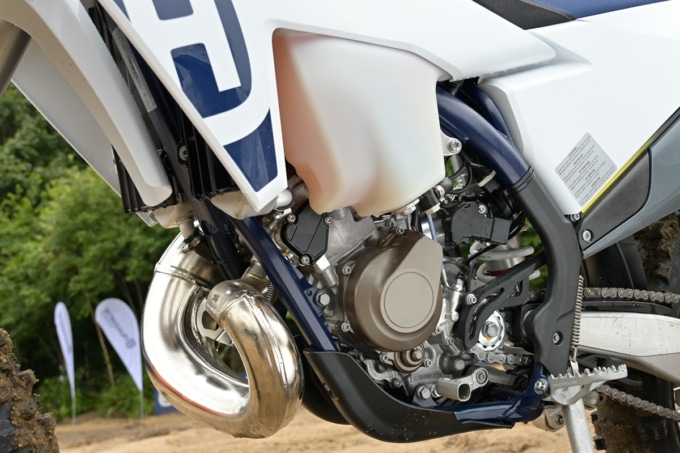 HUSQVARNA TE150i（2020年モデル）FI化されたエンジン