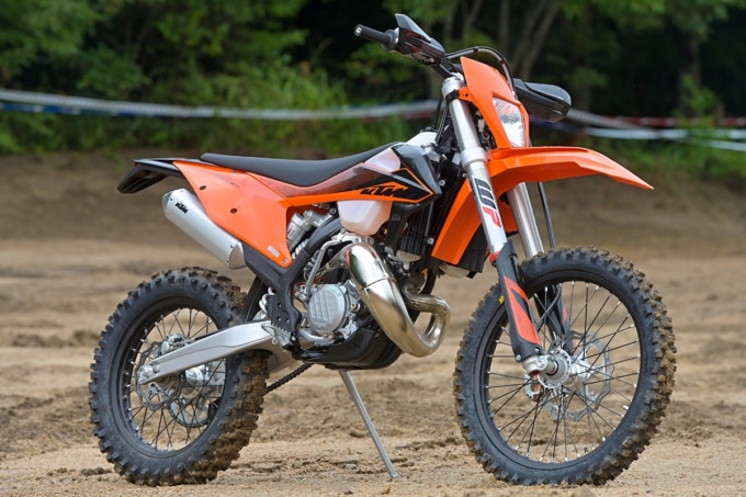 KTM 150EXC TPI 右7:3ビュー