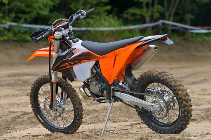 KTM 150EXC TPI 左7:3ビュー