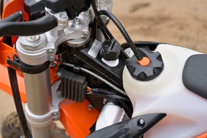 KTM 150EXC TPI 燃料タンク