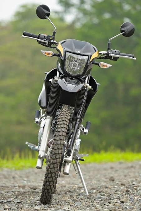 カワサキ KLX230 フロントビュー