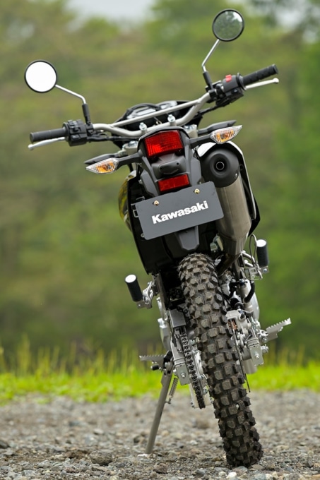 カワサキ KLX230 リヤビュー