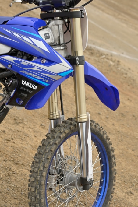 YAMAHA YZ250FXのKYB製倒立フォーク