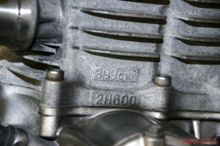 249㏄や399㏄… エンジンの実際の排気量はなぜ中途半端なの？