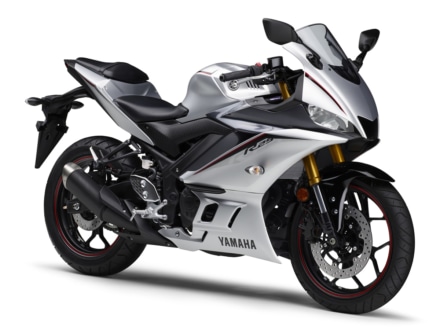 マットシルバーが目新しい！カラーリングを刷新したヤマハ・YZF-R25/R3の2020年モデルが2月14日発売